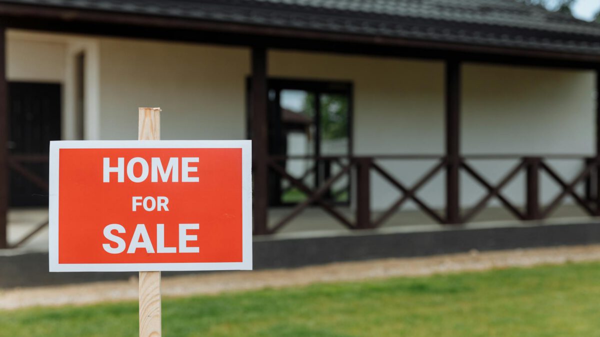 Rory O'Shea Edmonton real estate agent ready to answer your home buying and selling questions